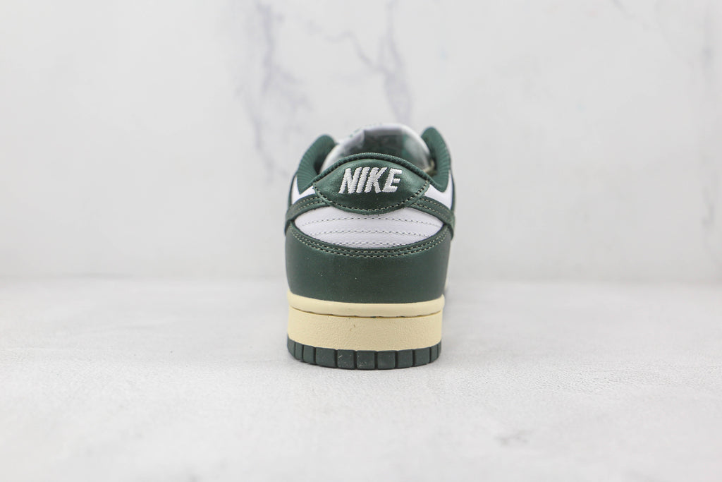 Nike Dunk Low Vintage Green (W)