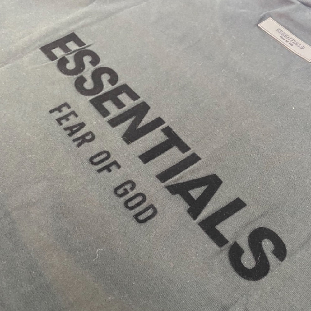 Camiseta Fear Of God Essentials Stretch Limo SS22